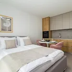 Luxury Magali דירה רוביני