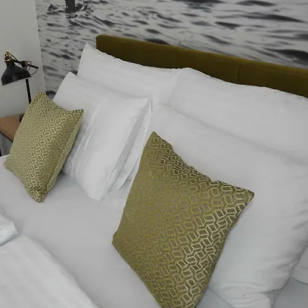 Luxury Magali *