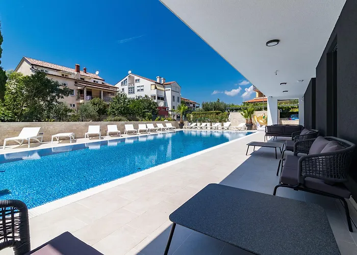 Luxury Magali Ρόβινι