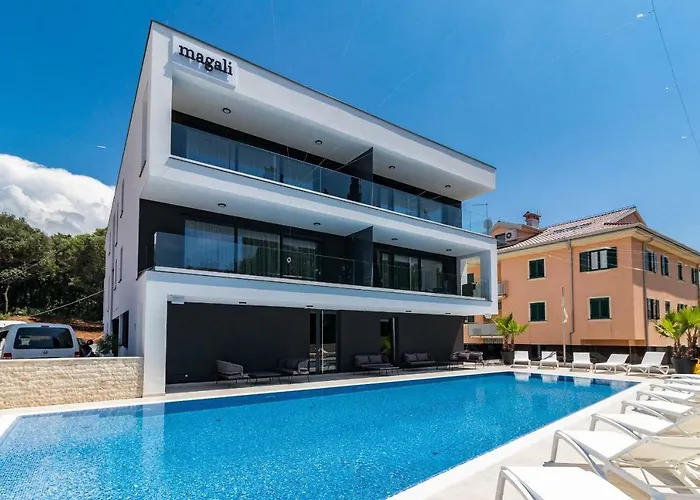 Luxury Magali * Ρόβινι