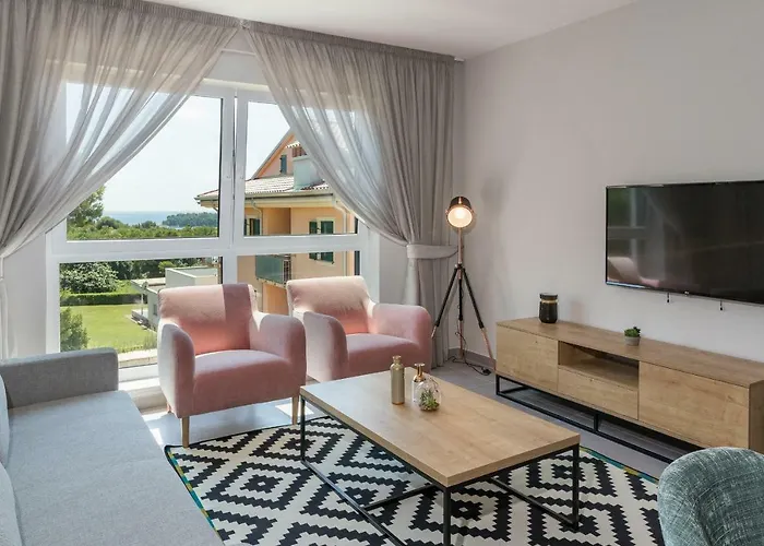 Luxury Magali * Ρόβινι
